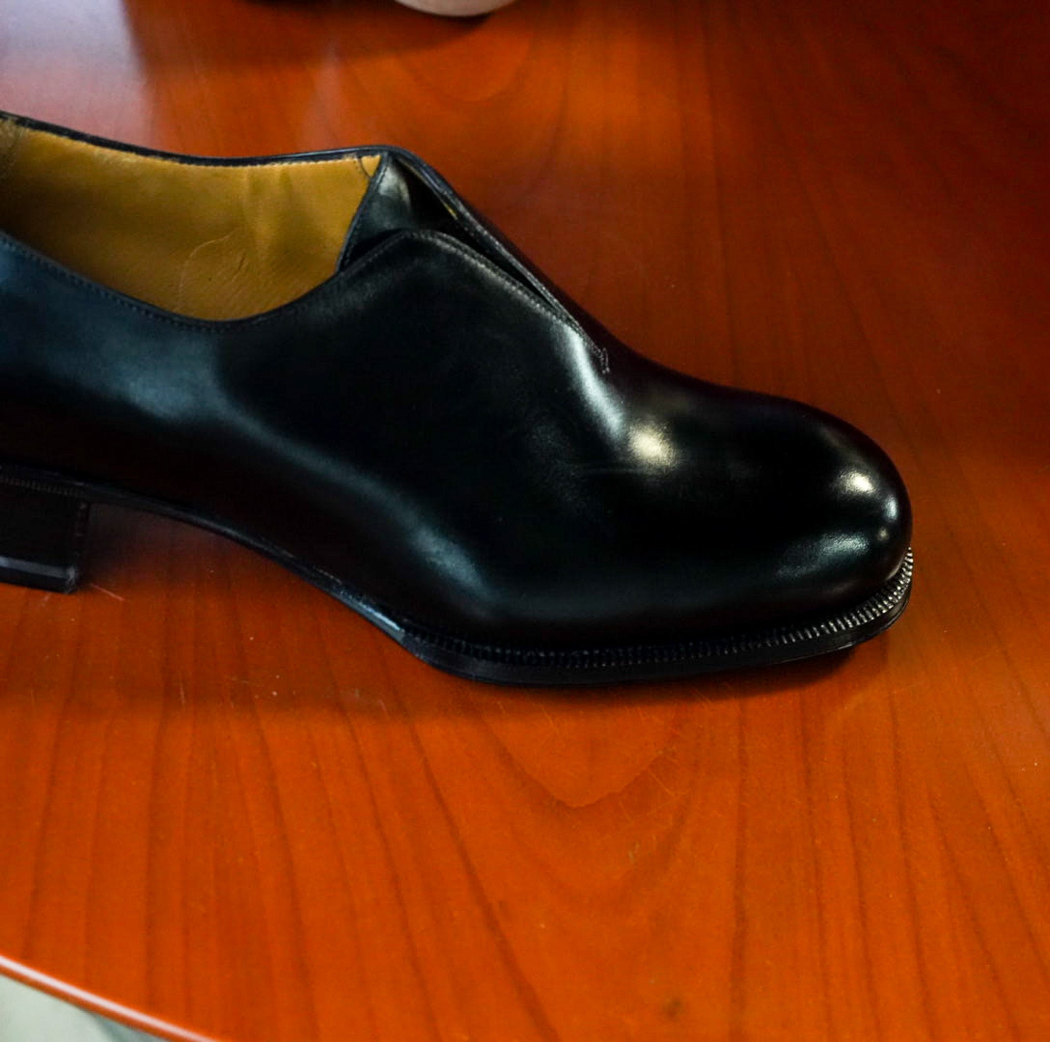 Le Yucca's no shoe lace shoes | Roxanne