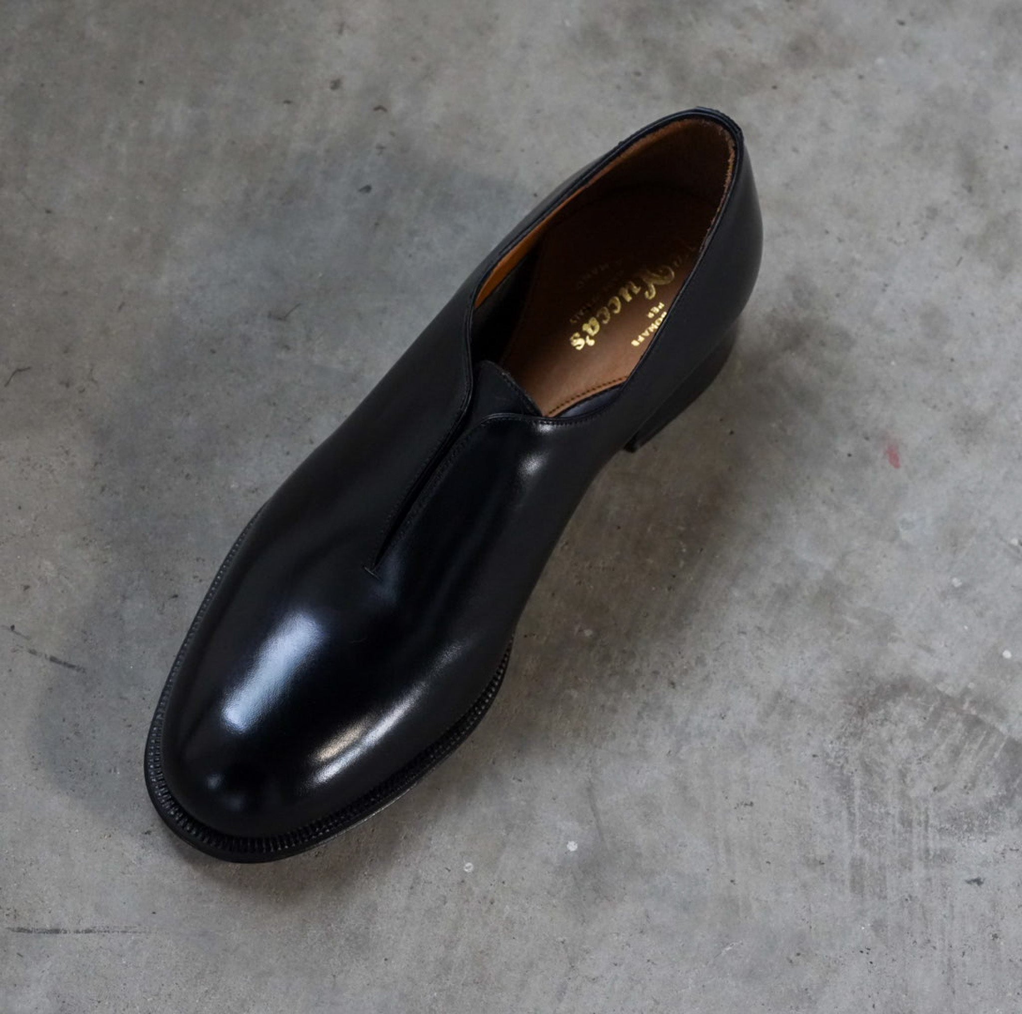 Le Yucca's no shoe lace shoes | Roxanne